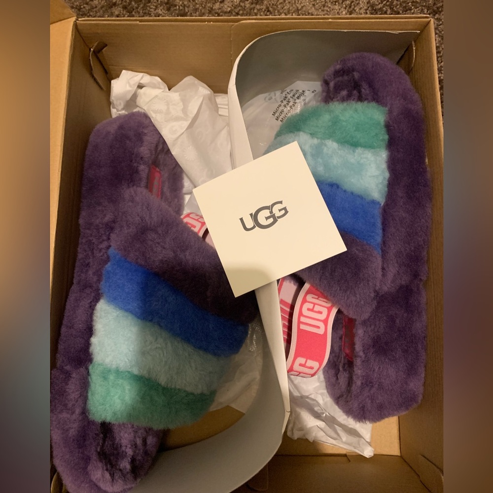 UGG Fluffy Slides - Picture 2 of 5